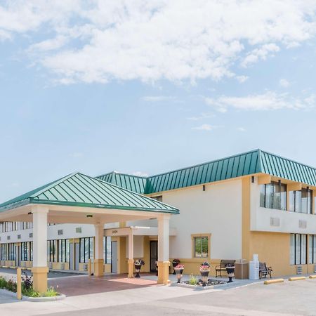 Howard Johnson By Wyndham Gillette Exteriör bild