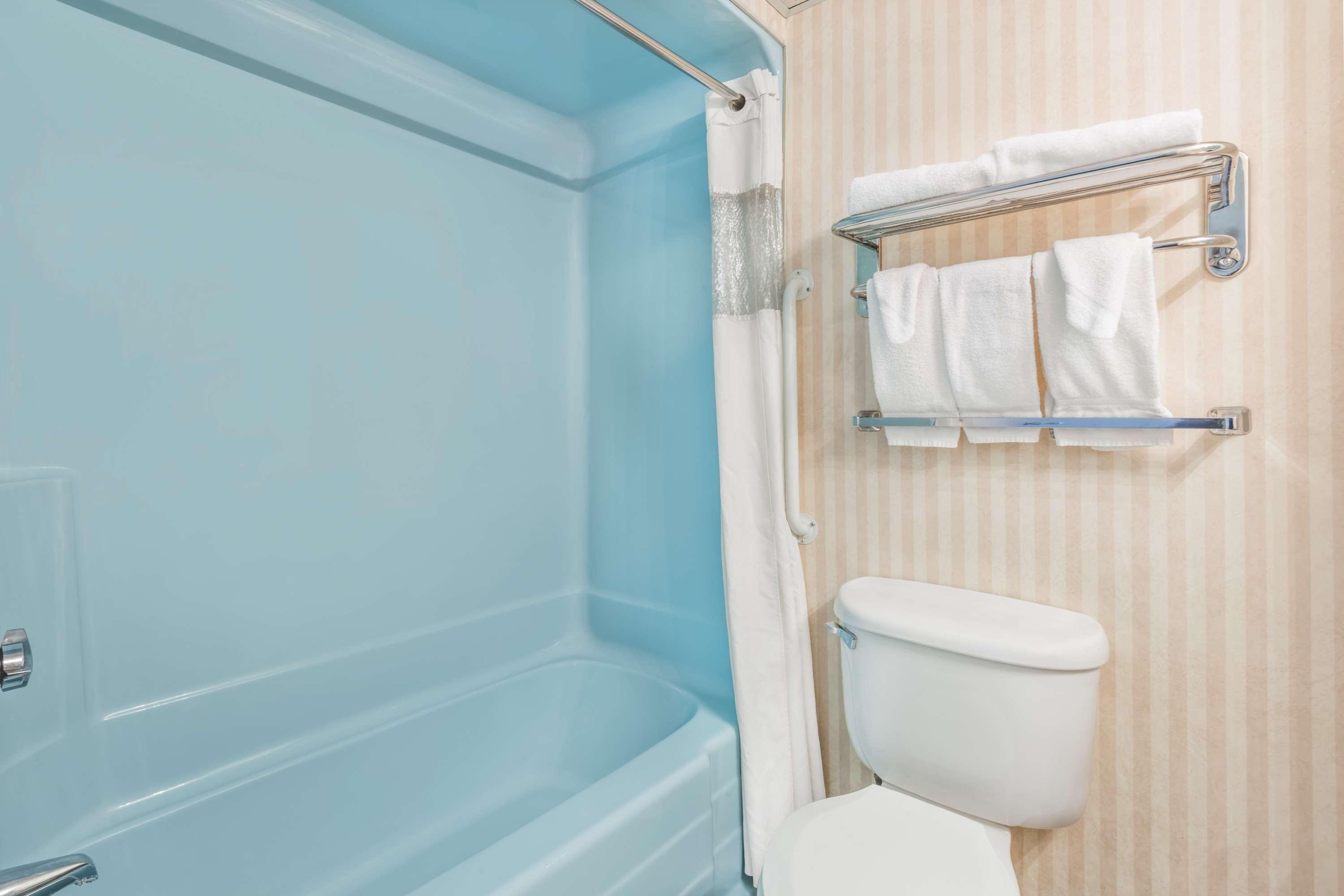Howard Johnson By Wyndham Gillette Exteriör bild
