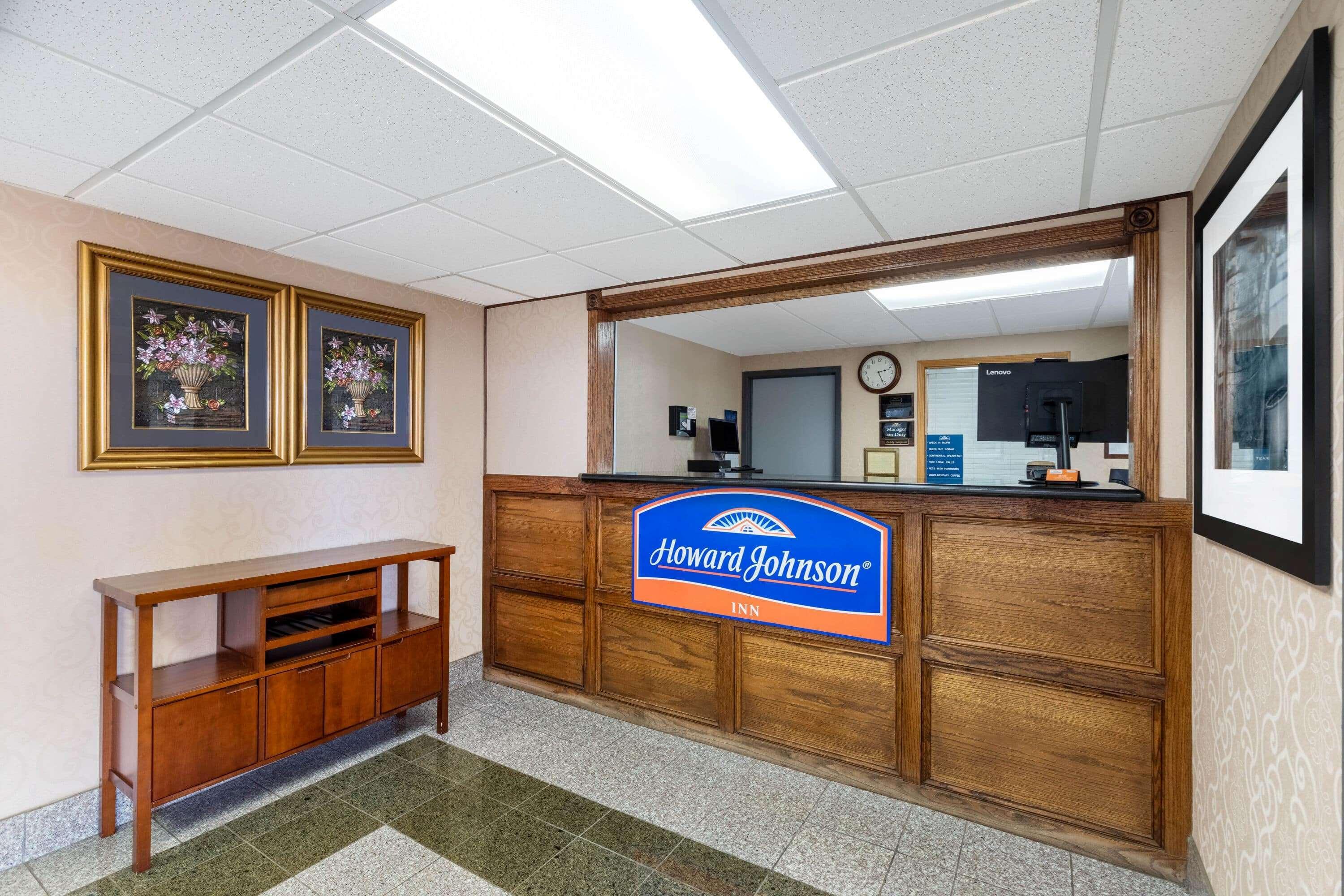 Howard Johnson By Wyndham Gillette Exteriör bild