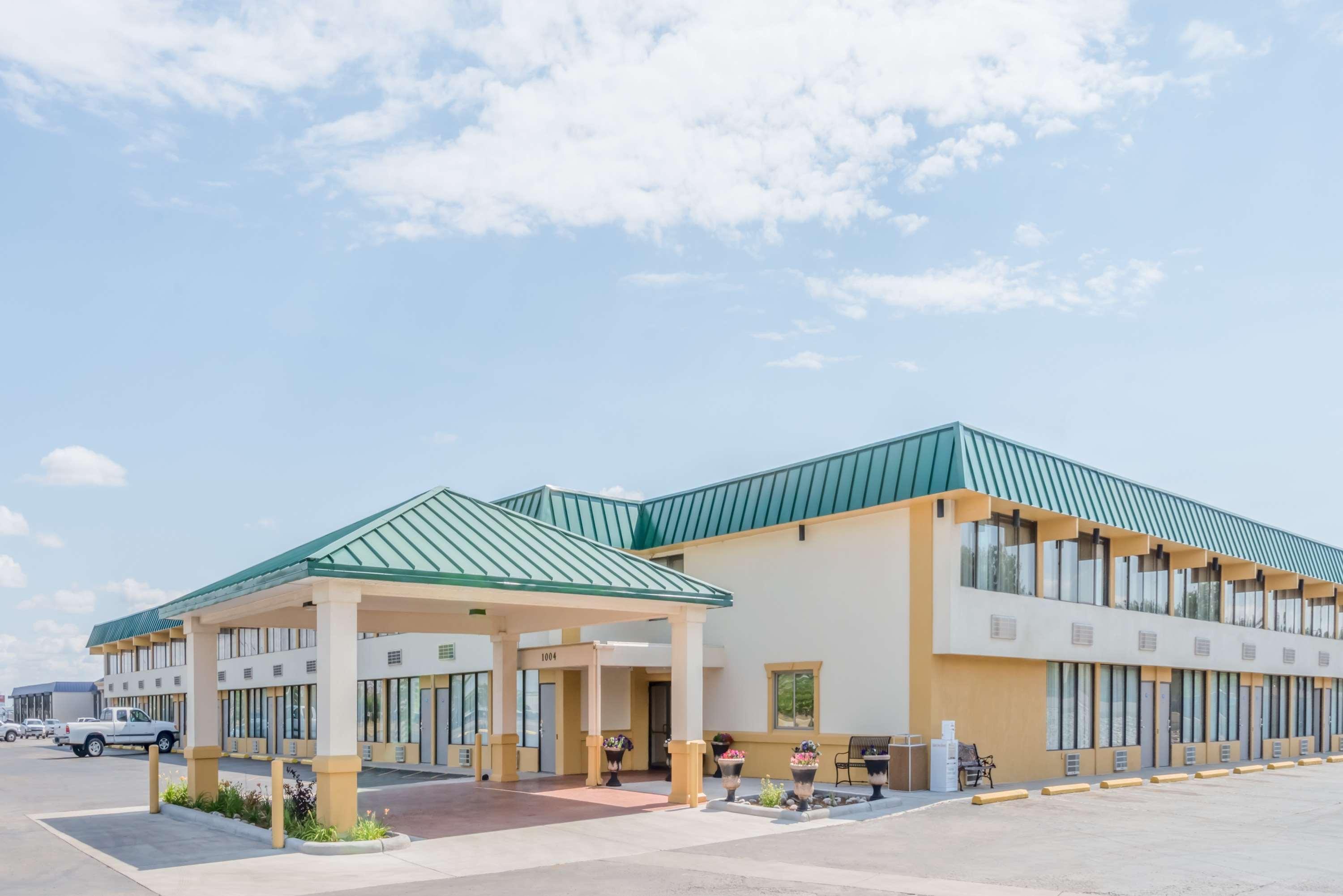Howard Johnson By Wyndham Gillette Exteriör bild